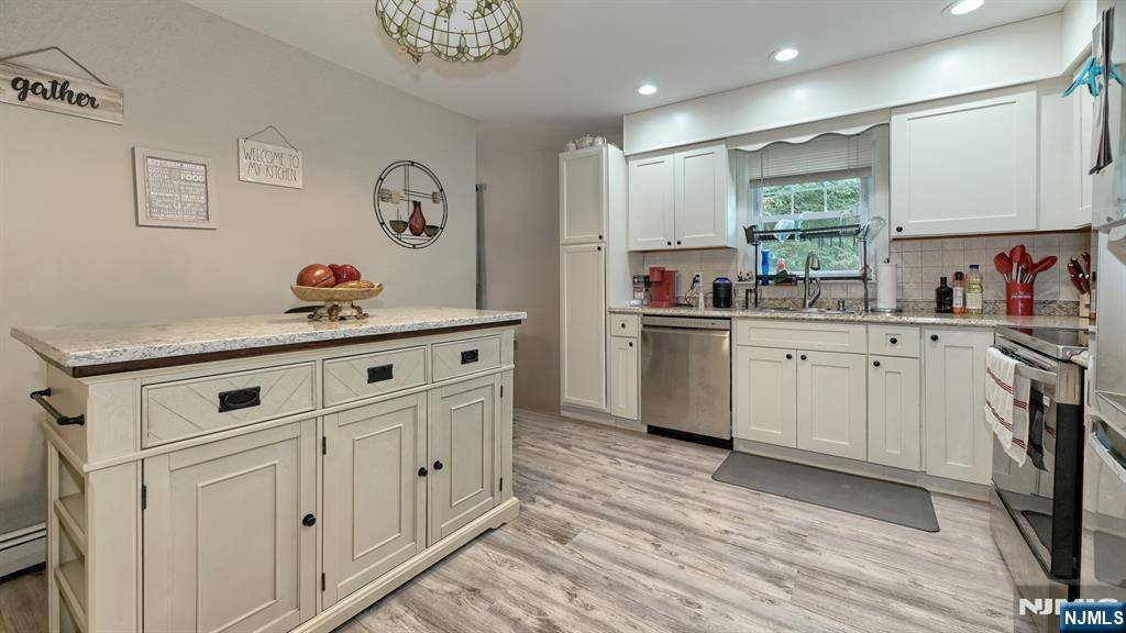 West Milford, NJ 07421,405 Warwick TPKE