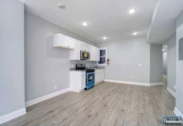 Newark, NJ 07104,76 Highland AVE #1
