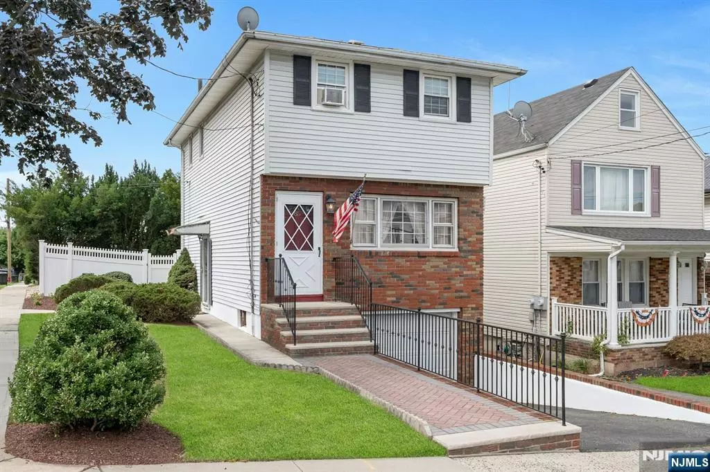 North Arlington, NJ 07031,85 Hedden TER
