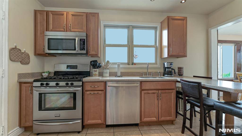 Wood Ridge, NJ 07075,561 Union AVE