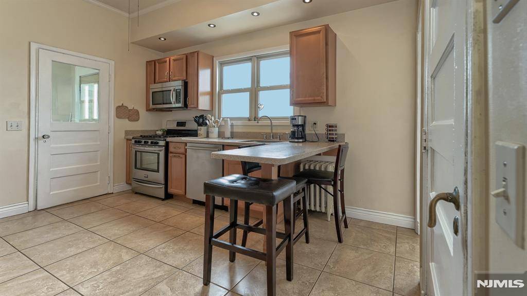 Wood Ridge, NJ 07075,561 Union AVE