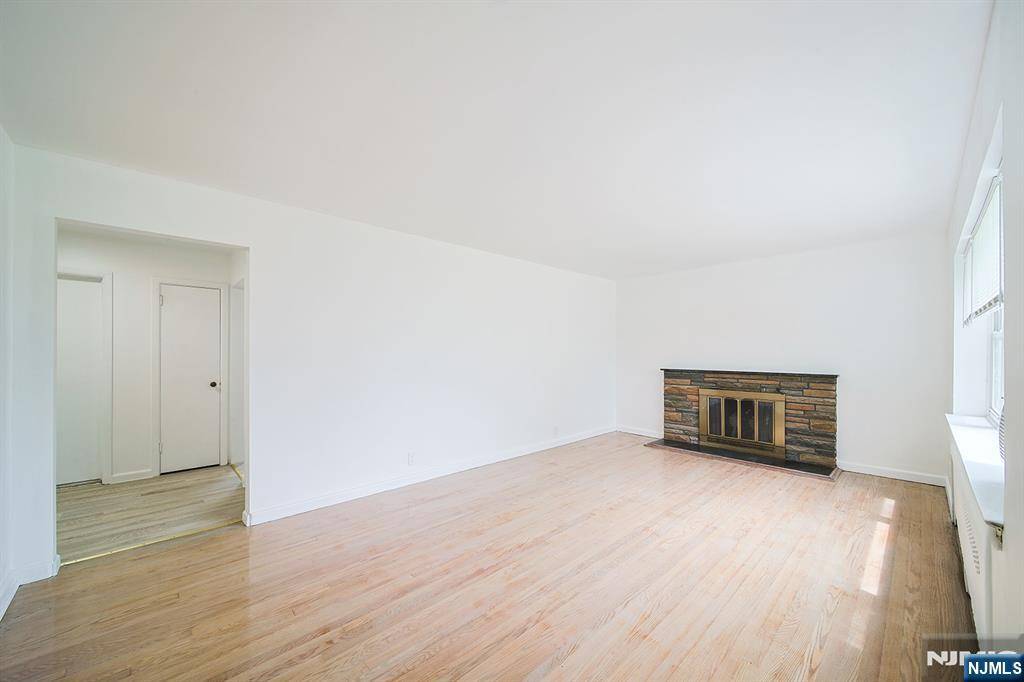 Fort Lee, NJ 07024,2269 Center AVE #1st Fl