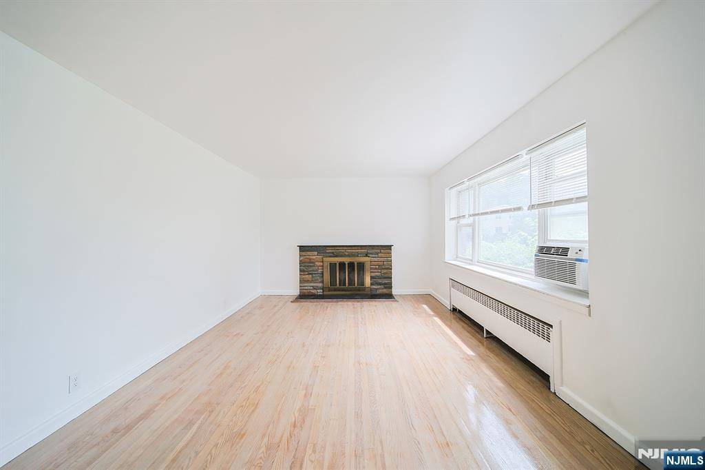 Fort Lee, NJ 07024,2269 Center AVE #1st Fl