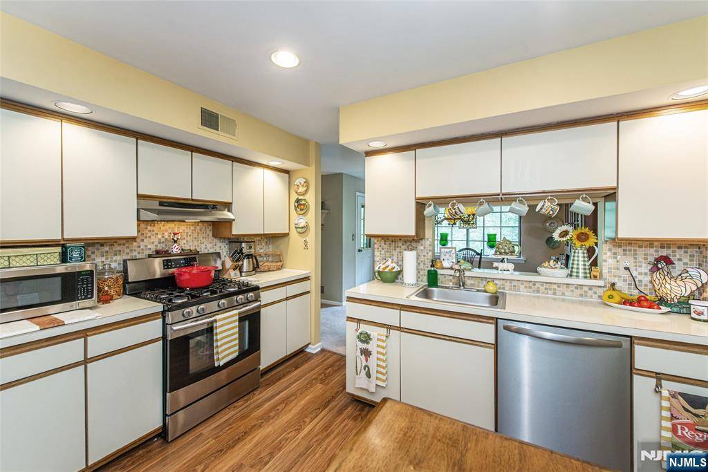 Mahwah, NJ 07430,3514 Whittier CT