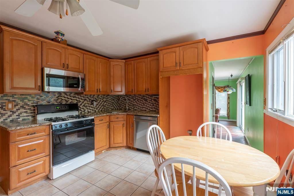 West Milford, NJ 07421,11 Ardena RD