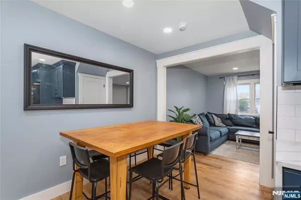 Fair Lawn, NJ 07410,1-25 37th ST