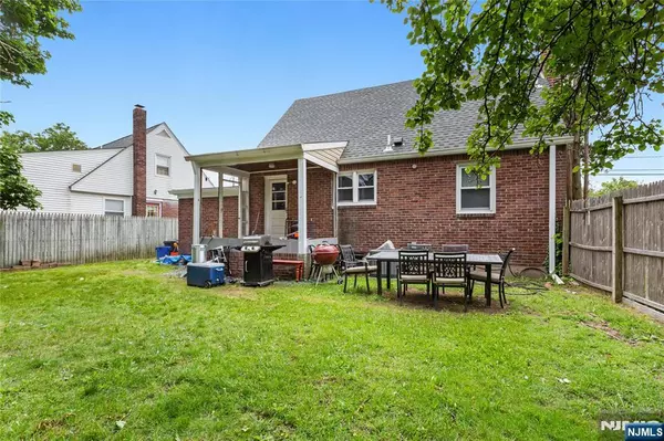 Fair Lawn, NJ 07410,1-25 37th ST