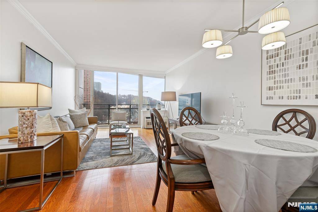 Edgewater, NJ 07020,1017 Hudson PARK #1017