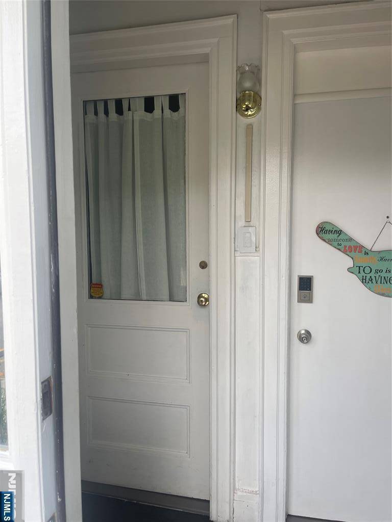 Weehawken, NJ 07086,72 Fulton ST