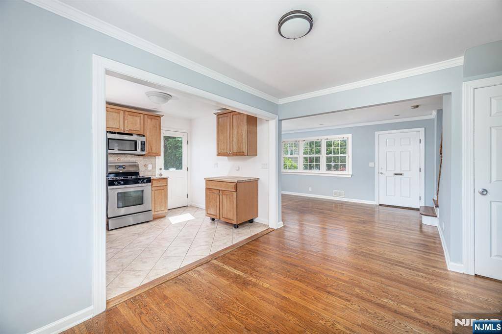 Pompton Lakes, NJ 07442,141 Cedar AVE