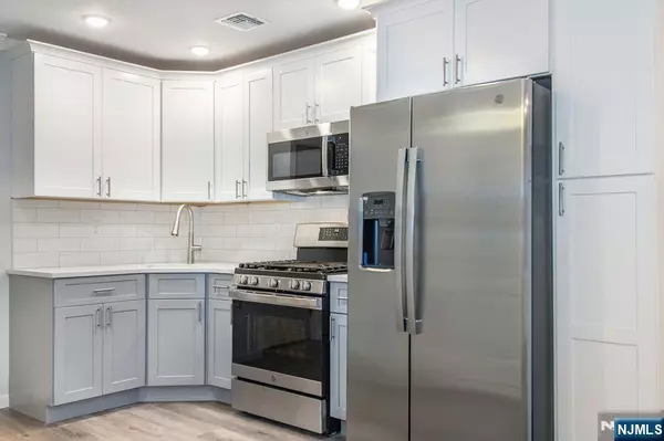 Ridgefield Park, NJ 07660,190 Main ST #2C