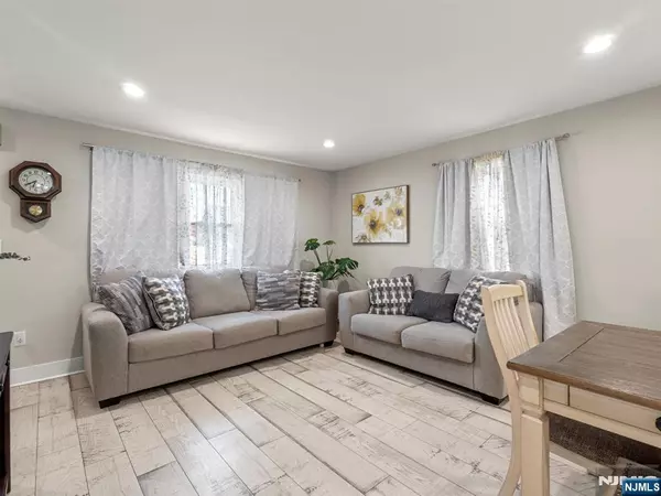 Hamilton, NJ 08610,19 Wolf DR