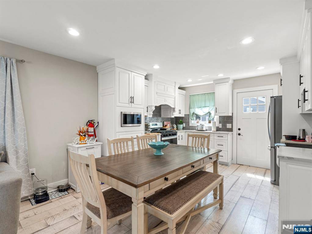 Hamilton, NJ 08610,19 Wolf DR