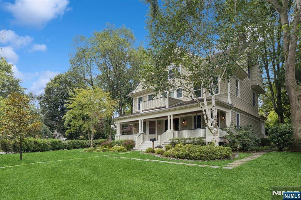 Tenafly, NJ 07670,24 Westervelt AVE