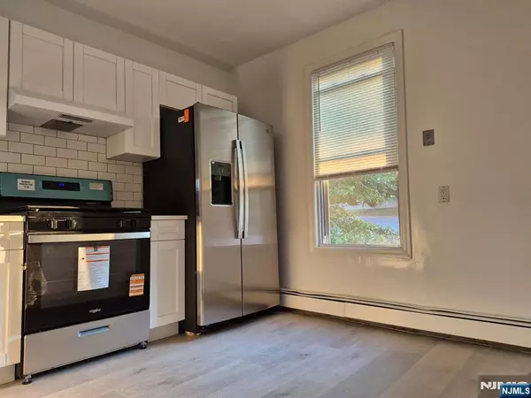 Oradell, NJ 07649,639 Oradell AVE #2W