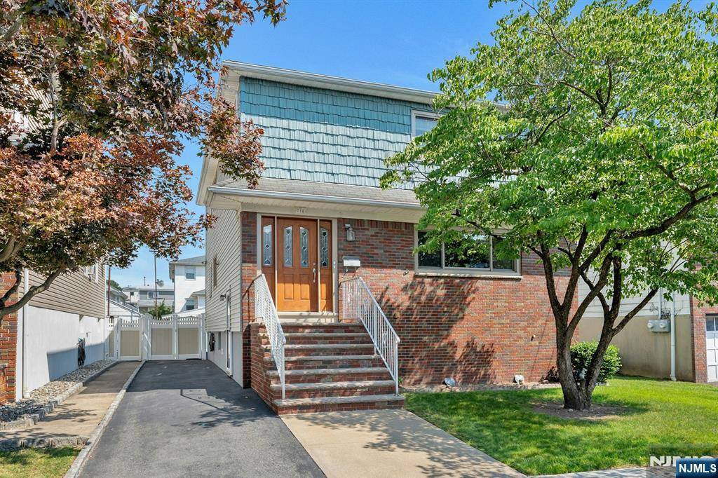 714 Tyler ST, Lyndhurst, NJ 07071