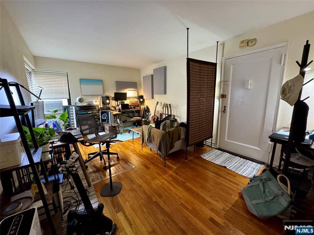 Fort Lee, NJ 07024,2337 Hudson TER #B10