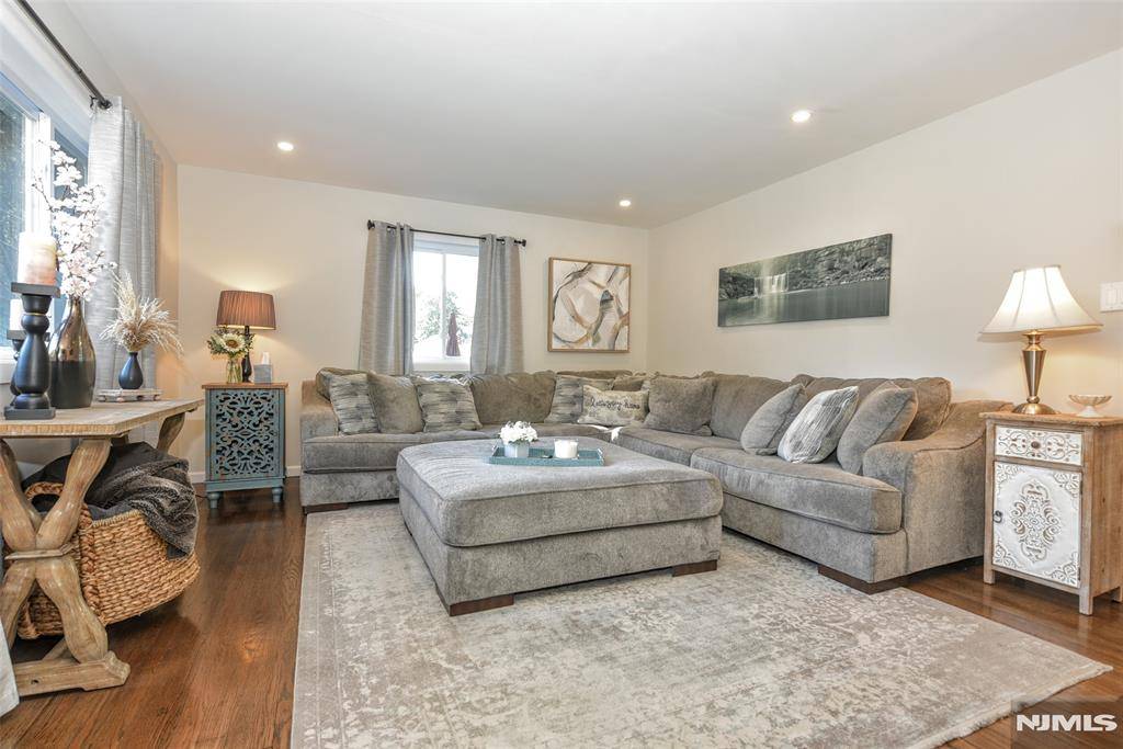 Wyckoff, NJ 07481,79 Colgate AVE