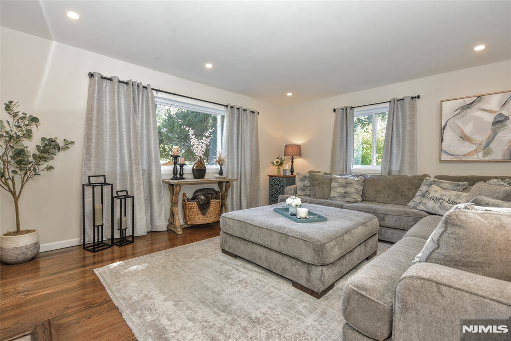Wyckoff, NJ 07481,79 Colgate AVE