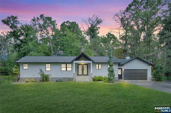 21 Cottontail TRL, Upper Saddle River, NJ 07458