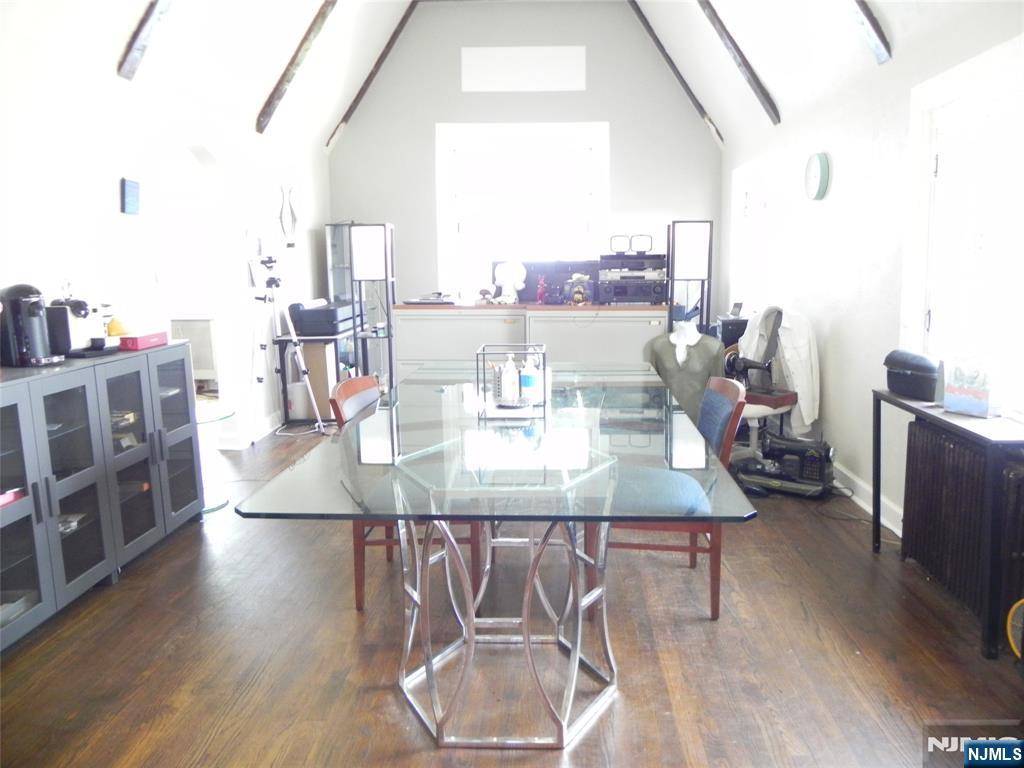 Little Ferry, NJ 07643,7 Lakeview AVE