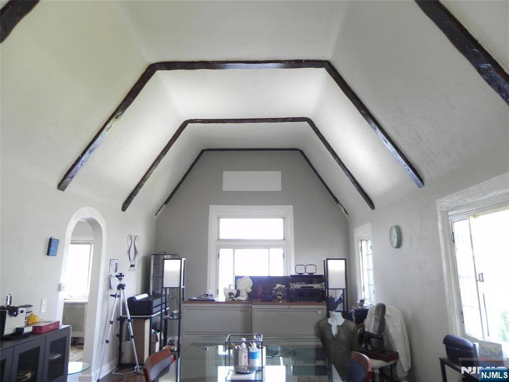 Little Ferry, NJ 07643,7 Lakeview AVE