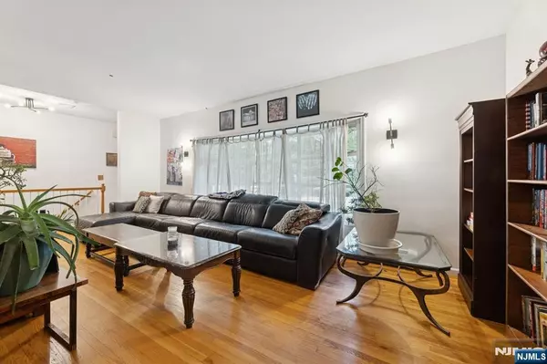 Hillsdale, NJ 07642,254 Ruckman RD