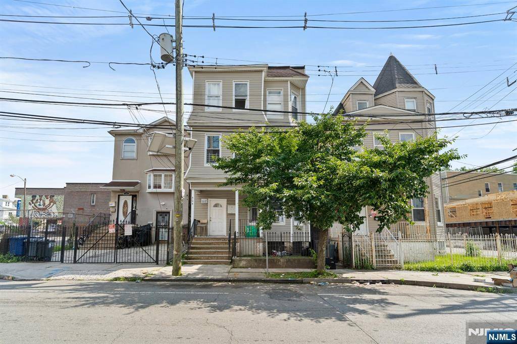 404 13th AVE, Newark, NJ 07103