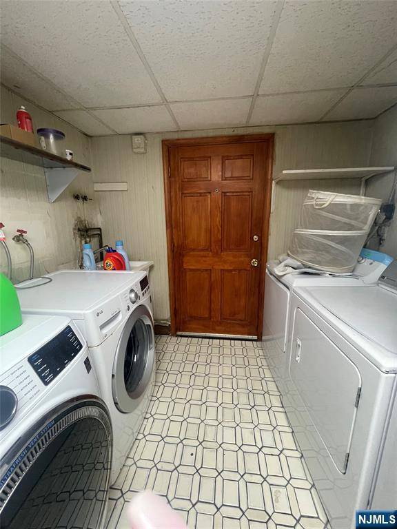 Palisades Park, NJ 07650,458 Lawn AVE #2nd FL