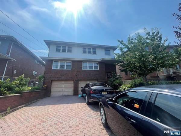 458 Lawn AVE #2nd FL, Palisades Park, NJ 07650