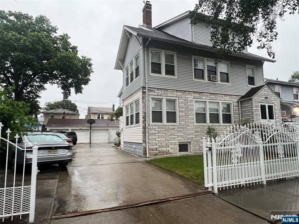 East Orange, NJ 07017,101 Ellington ST