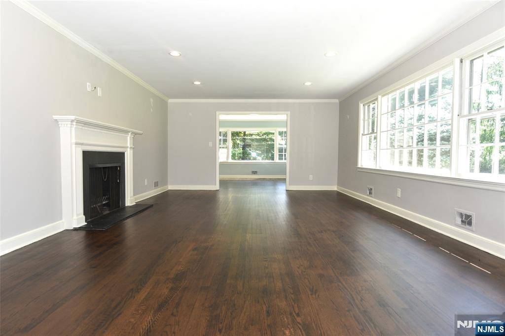 Saddle River, NJ 07458,47 Twin Brooks RD