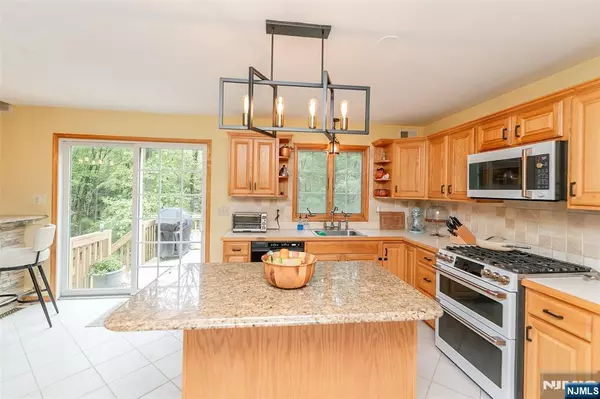 Glen Gardner, NJ 08826,167 Buffalo Hollow RD