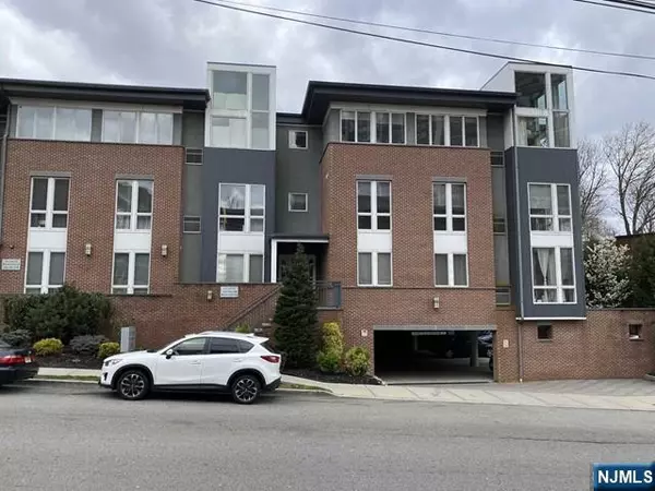 255 Laird AVE #5, Cliffside Park, NJ 07010