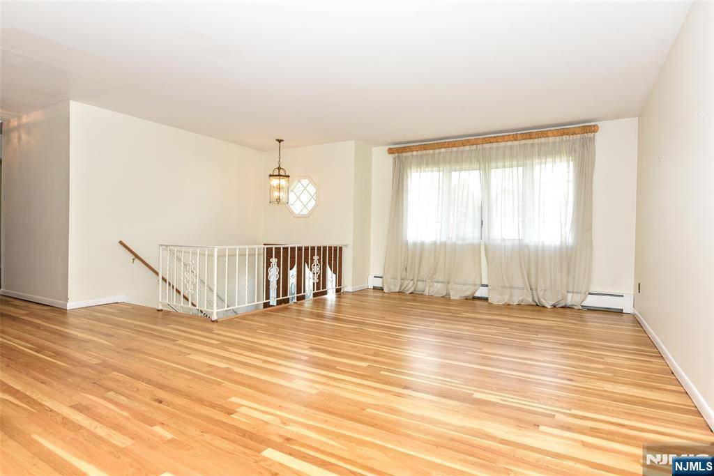 New Milford, NJ 07646,68 Eagle AVE