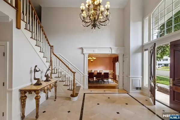 Closter, NJ 07624,8 Church CT