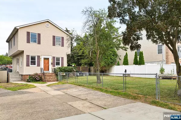 Lyndhurst, NJ 07071,274 Warren ST