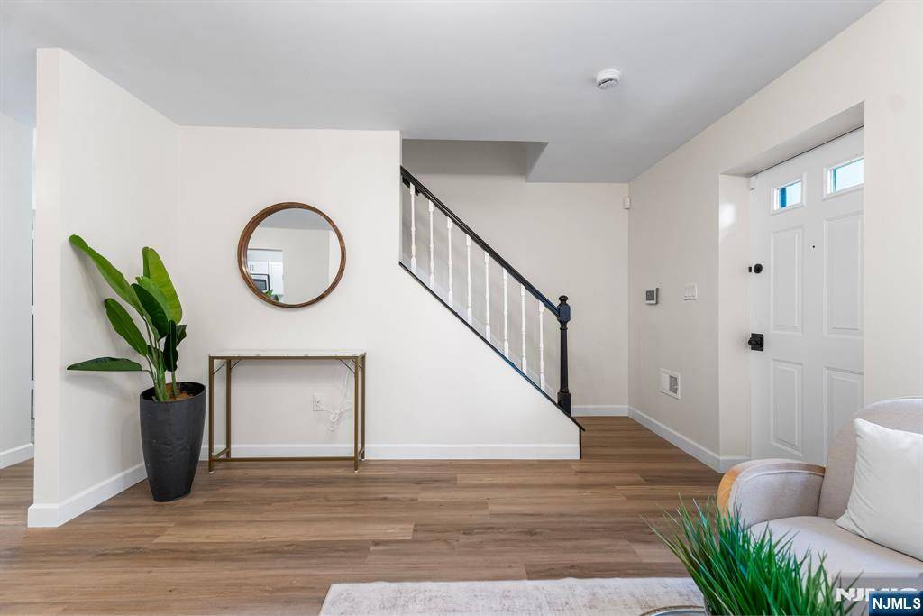 Newark, NJ 07103,54 South Orange AVE #54
