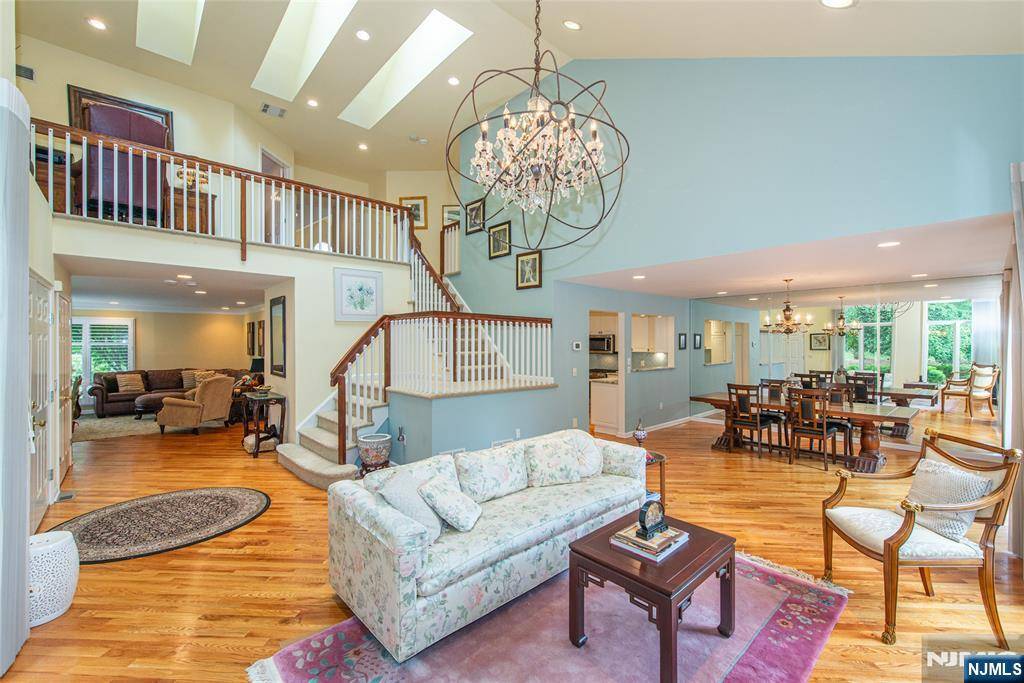 44 Eugene DR, Montville Township, NJ 07045