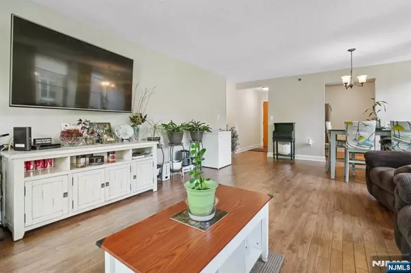 Little Falls, NJ 07424,300 Main ST #310