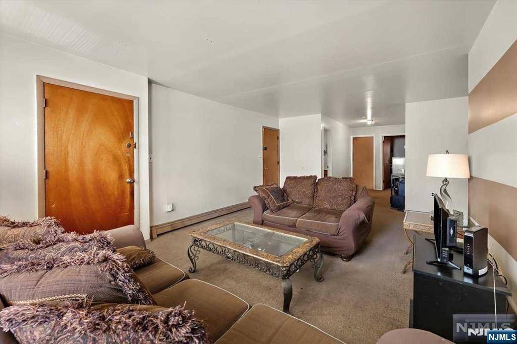 Elizabeth, NJ 07206,513 Livingston ST