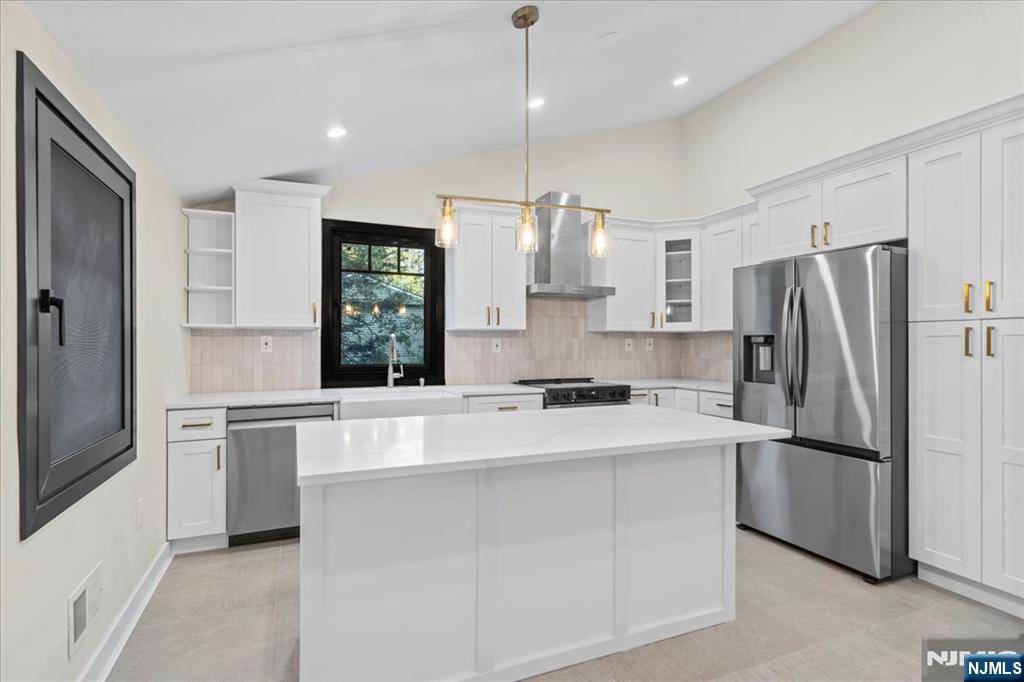 Rockaway Township, NJ 07866,17 Longview DR