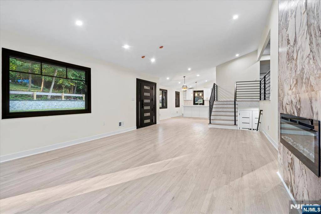 Rockaway Township, NJ 07866,17 Longview DR