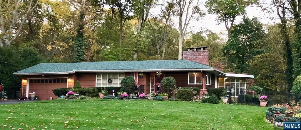 73 Plymouth RD, Hillsdale, NJ 07642