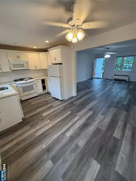 292 Esplanade #35, Hackensack, NJ 07601