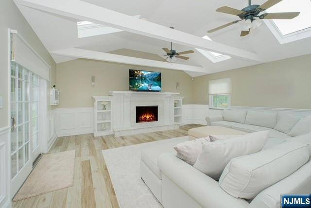 Paramus, NJ 07652,122 E Village CIR
