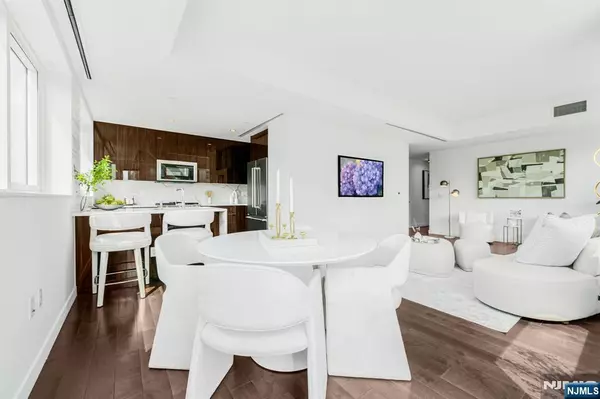 800 Ave At Port Imperial BLVD #821, Weehawken, NJ 07086