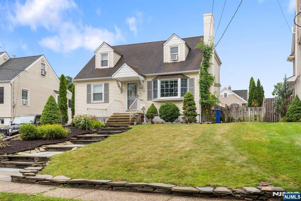 Pompton Lakes, NJ 07442,428 Riverview RD
