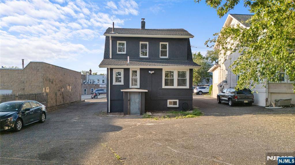 Bergenfield, NJ 07621,16 Palisade AVE