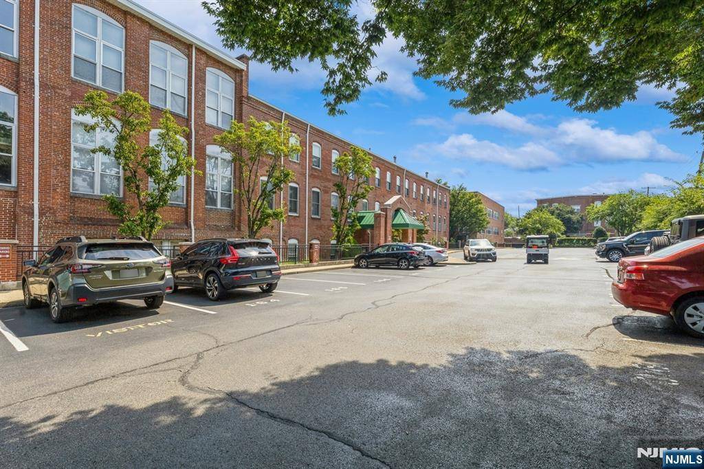 Little Falls, NJ 07424,260 Main ST #311